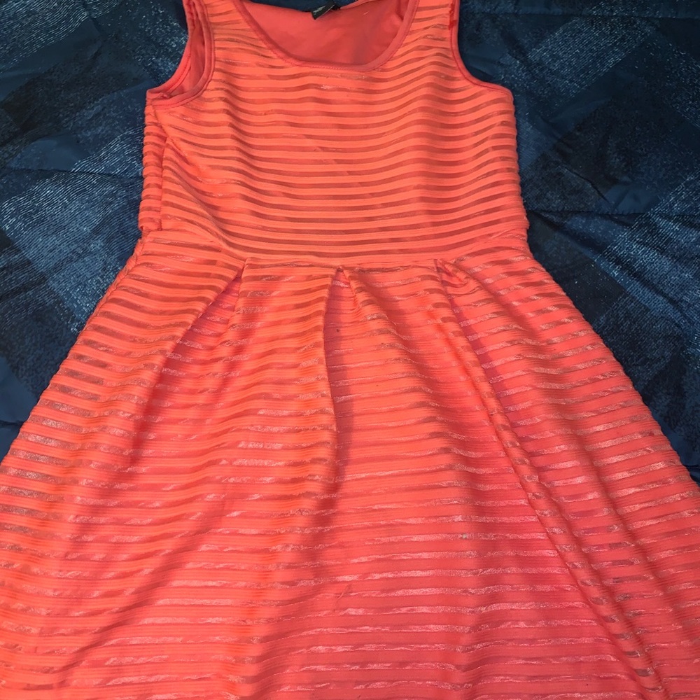 Dress - Picture 3 of 4